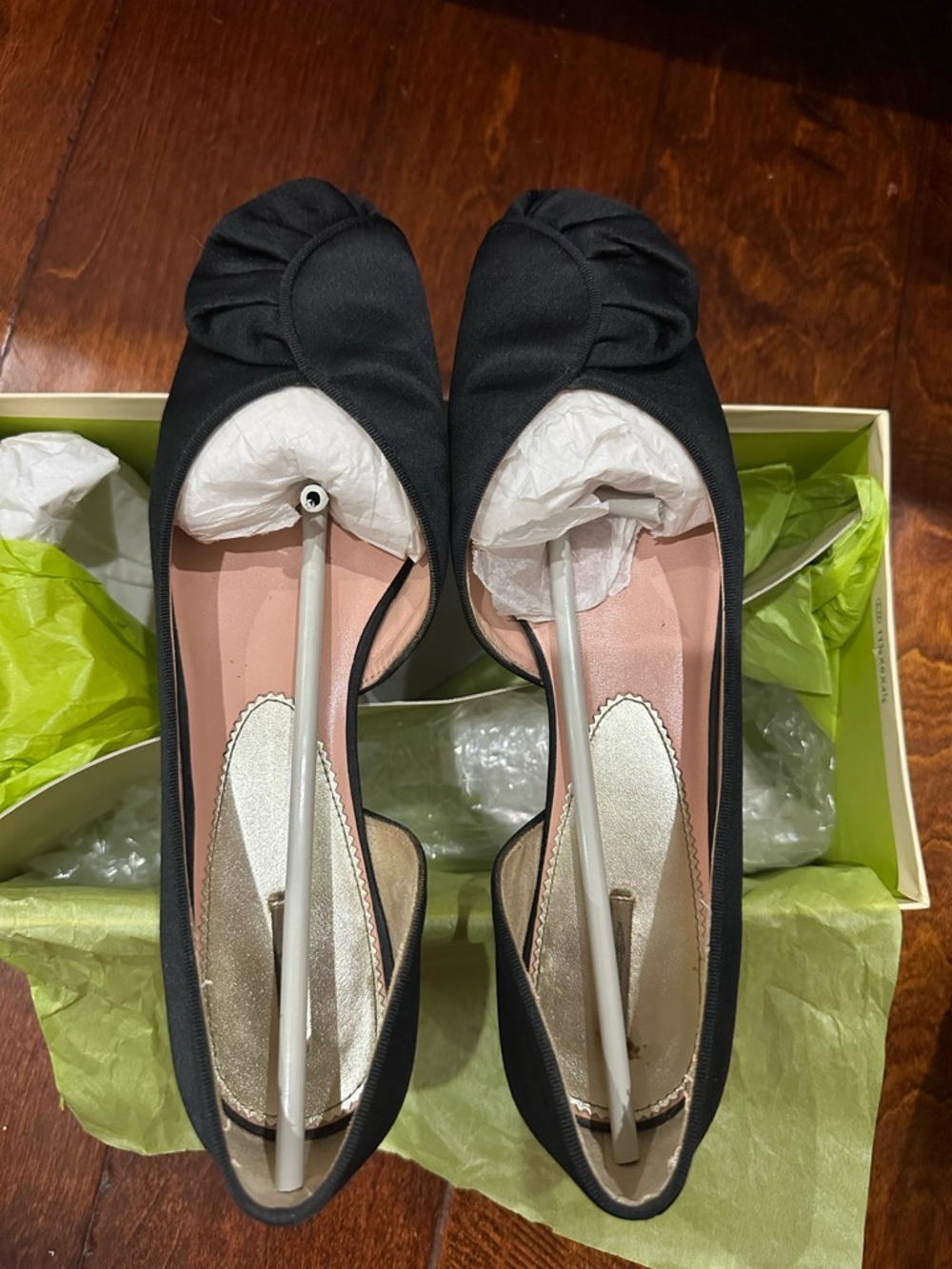 Max Studio Black Gathered Toe Ballet Flats